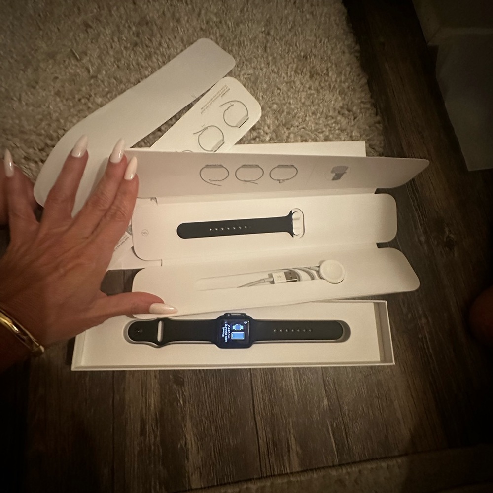 Apple WATCH 3 perfect condition in box